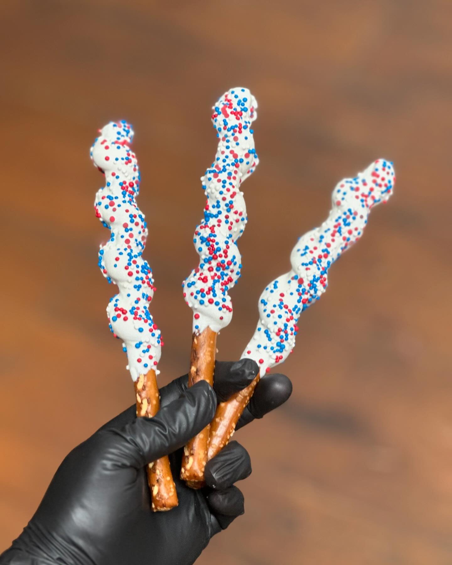 Time for a goodies photo dump! This is just a look into the things we do ASIDE from cakes! We have treats like caramel wrapped pretzel sticks, s&rsquo;mores cereal treats, marshmallows (made from scratch!), and cake pucks. Treats like these are easie